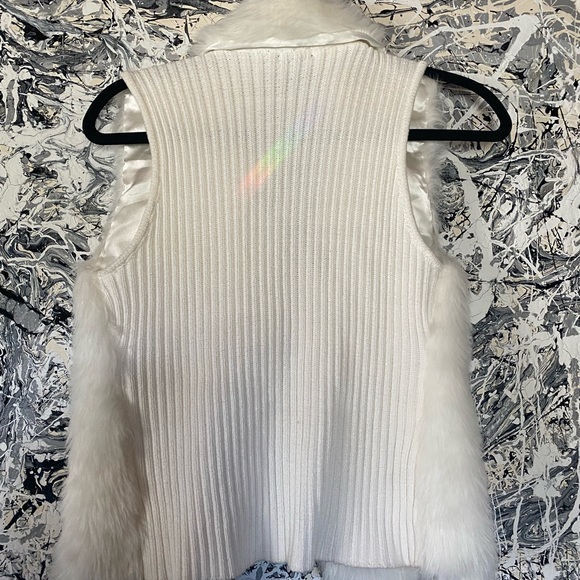 Brand new xoxo sweater faux fur vest - Picture 4 of 4